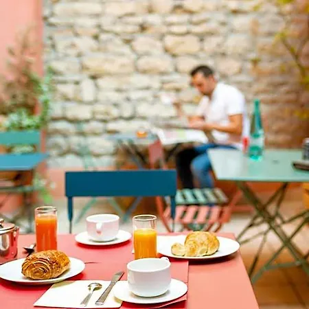 Au Patio Morand 3*