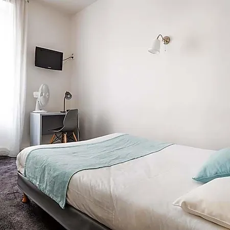Ξενοδοχείο Au Patio Morand 3*