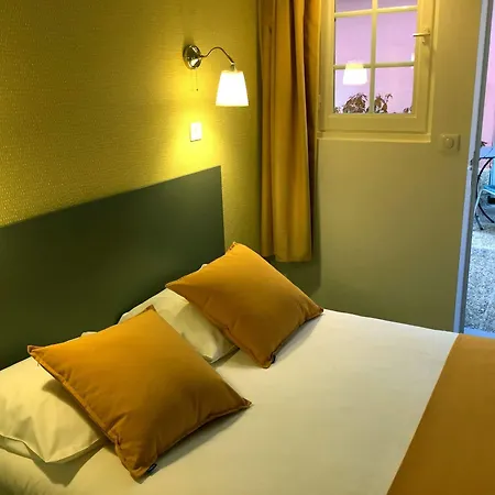 Au Patio Morand Hotel 3*