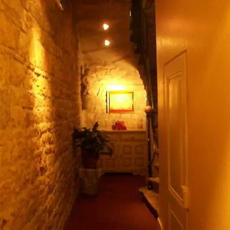 Au Patio Morand Hotel