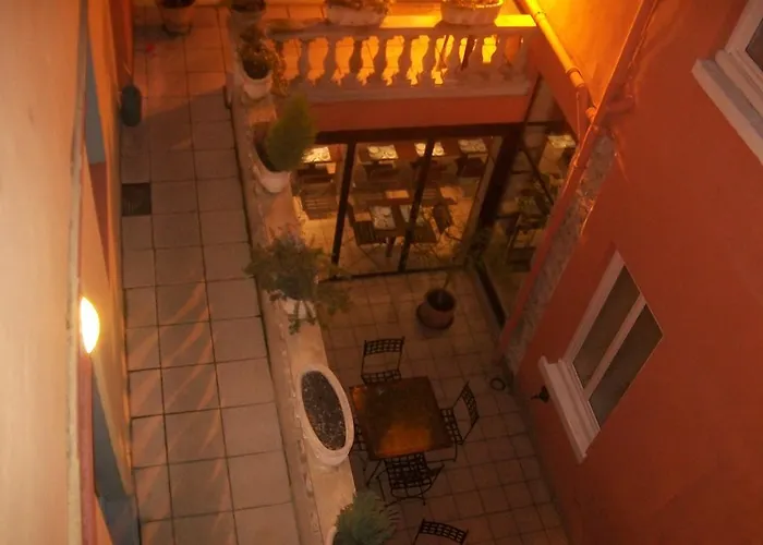 Au Patio Morand Hotel 3*