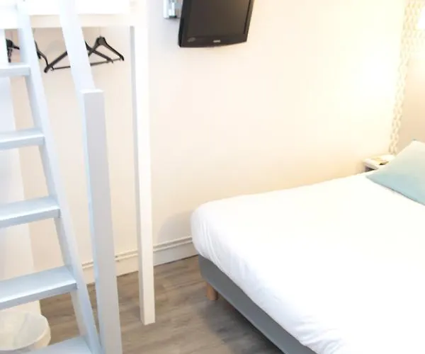 Au Patio Morand Hotel 3*