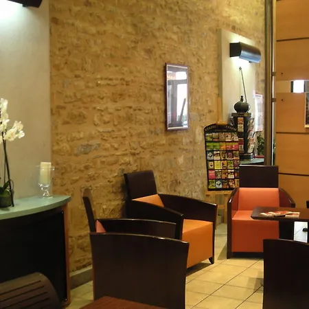 Au Patio Morand 3*