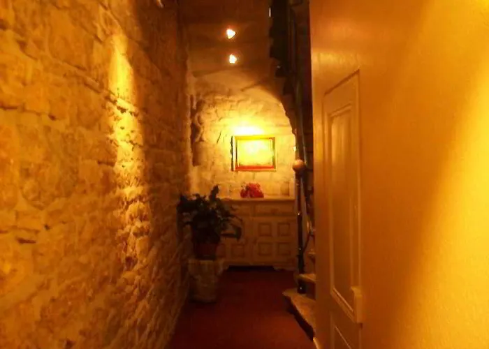 Au Patio Morand Hotel